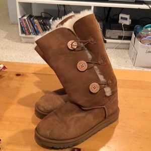Ugg Bailey Button boots size 9